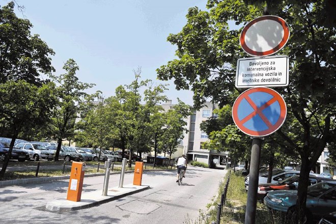 Javno podjetje Ljubljanska parkirišča in tržnice je že konec minulega tedna odstranilo zapornice v štirih ulicah v...