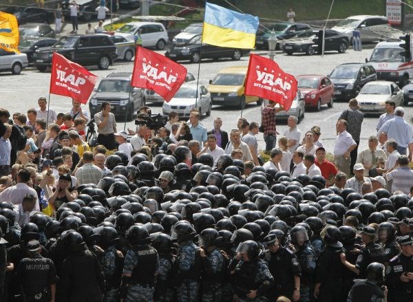 V Ukrajini po sprejetju jezikovnega zakona izbruhnili protesti