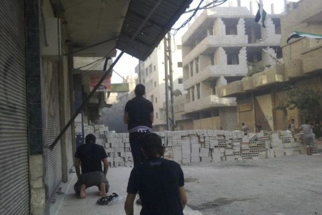 Sirija v državljanski vojni: Že drugi dan hudih bojev v Damasku