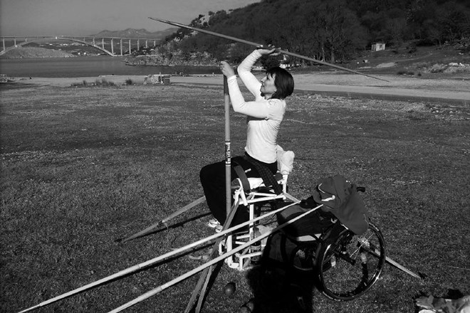 Tatjana Majcen Ljubič med metom krogle na paraolimpijskih igrah v Pekingu leta 2008
osebni arhiv