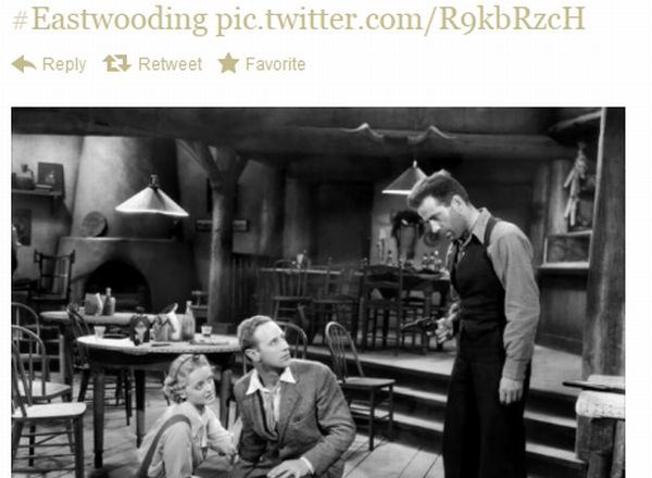 "Predsednik bi lahko sedel na kateremkoli stolu tukaj, tako da se ne premikajte," svari Humphrey Bogart.