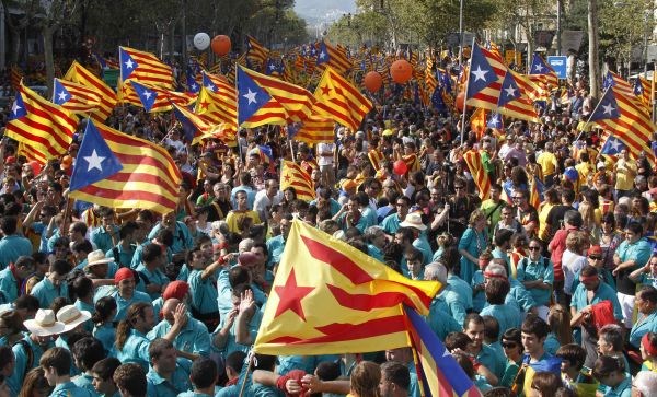 Foto: V Barceloni več kot milijon ljudi za neodvisnost Katalonije