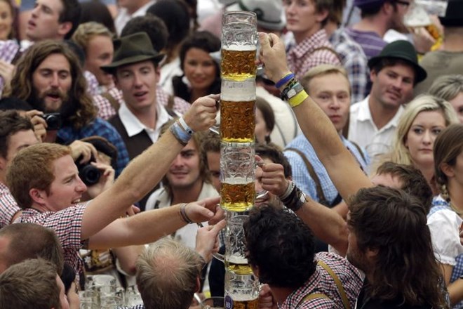 Foto: V Münchnu pivo že teče v potokih