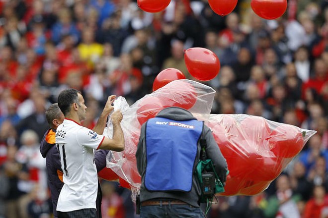 Unitedovi navijači poseben dan na Anfieldu uničili s sramotnim skandiranjem: "Morilci, morilci!"