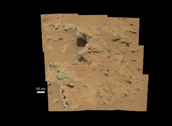 Foto: Curiosity na Zemljo poslal dokaze, da je po Marsu nekoč tekla voda