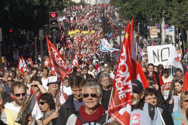 Foto: 50 tisoč Francozov protestiralo proti varčevalni politiki EU