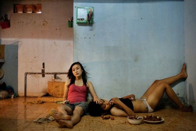 Maika Elan je vietnamska fotografinja. Žirija je nagradila njeno serijo slik z naslovom "The Pink Choice, Vietnam". Na...