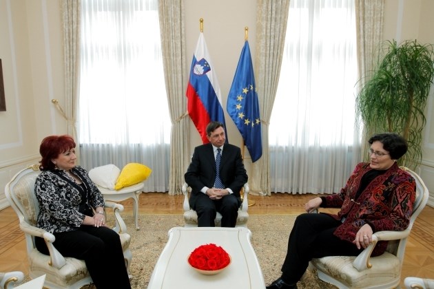 Predsednik Borut Pahor je danes sprejel staro in novo varuhinjo človekovih pravic, Vlasto Nussdorfer (levo) in Zdenko...