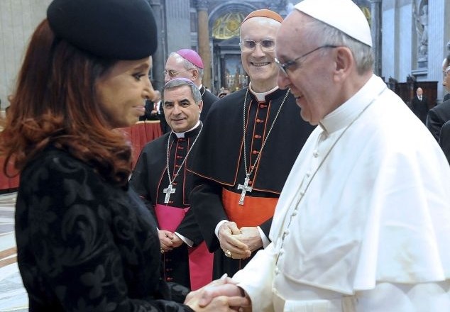 Papež se je srečal z argentinsko predsednico Cristino Fernandez de Kirchner (foto: Reuters) 