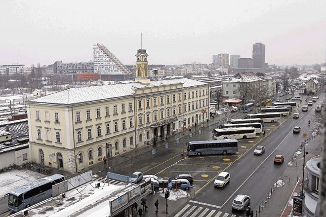 Zemljišče avtobusne postaje v Ljubljani bi Slovenske železnice vložile v družbo Emonika. 