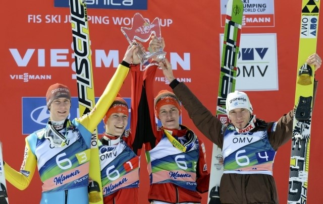 Slovenski skakalci so včeraj na ekipni tekmi še tretjič v sezoni ugnali vso konkurenco. (Foto: Reuters) 