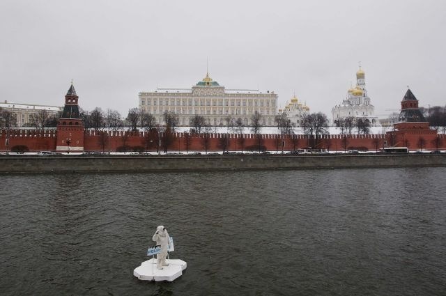 Foto: V Moskvi namerili rekordnih 65 centimetrov snega