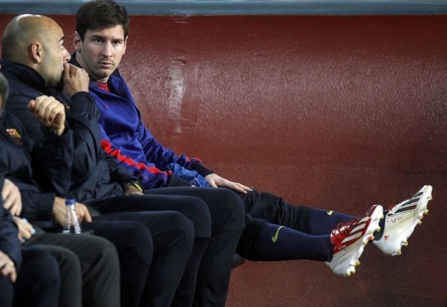 Lionel Messi še ni povsem okreval po poškodbi stegenske mišice, zato je srečanje začel na klopi, v igro pa je zaradi...