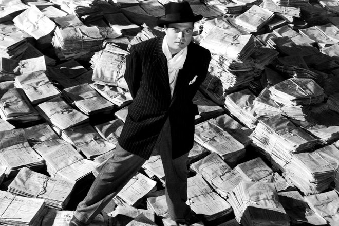 Orson Welles v vlogi medijskega mogotca, zasnovanega po liku Williama Randolpha Hearsta, v svojem filmu Državljan Kane. 