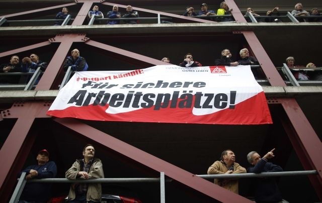 Tudi Nemci protestirajo: Več deset tisoč delavcev s stavko za višje plače