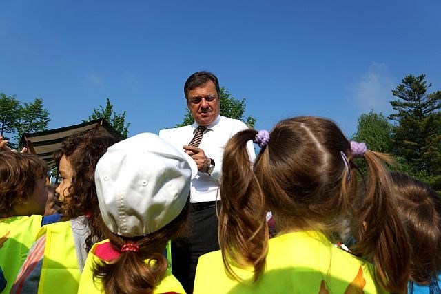 Otroke je pozdravil tudi ljubljanski župan Zoran Janković. (foto: Damjan Končar) 