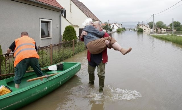 Grozijo najhujše poplave v zgodovini Madžarske, Donava ponekod že dosegla rekordno gladino