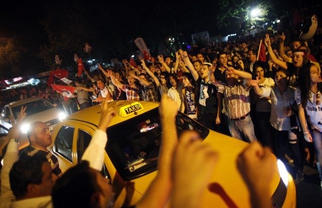 Vodja protestnikov o srečanju z Erdoganom: Po takšni noči so kakršnikoli pogovori brezplodni (foto)