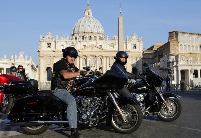 Bikerji zavzeli Vatikan (foto)