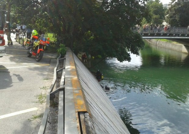 V reki Ljubljanici našli utopljeno osebo (foto)