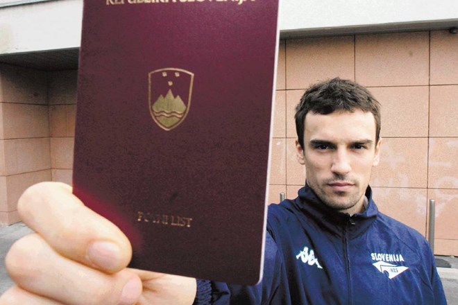Nekdanji nogometaš Gorice Aleksandar Rodić je eden naturaliziranih športnikov, ki so prejeli slovensko državljanstvo. 