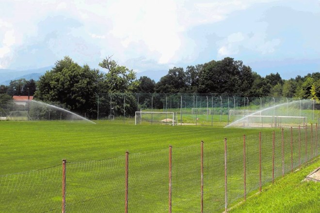 Didier Drogba, Wesley Sneider in drugi  zvezdniki  bodo v Lescah brcali žogo na odlični travi. 