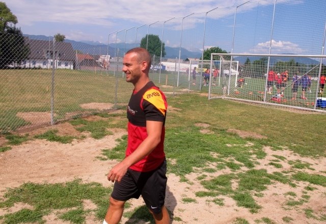 V Sloveniji se mudi tudi zvezdnik turške ekipe Wesley Sneijder. (Foto: Miran Šubic) 