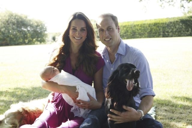 Kate, William, George in psiček Lupo. 