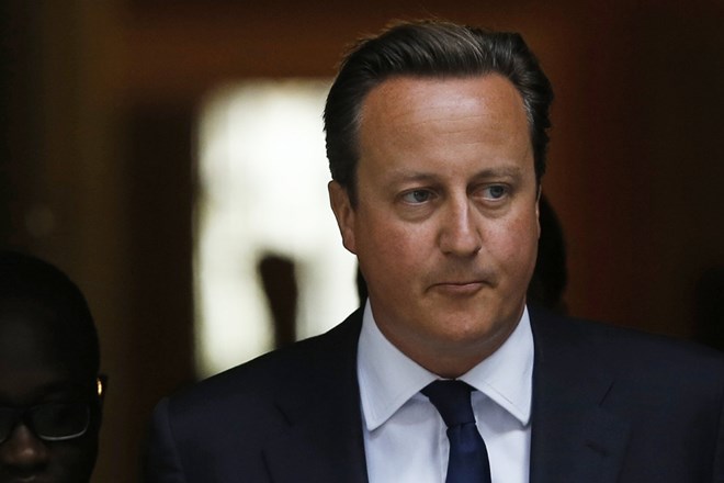 David Cameron je poslancem poleg današnjega obljubil še eno glasovanje o britanskem sodelovanju pri napadu na Sirijo.  Foto:...