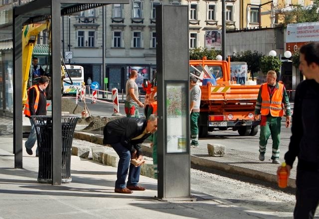Slovenska cesta brez avtomobilov: kolesarji navdušeni, vozniki malo manj (foto in video)