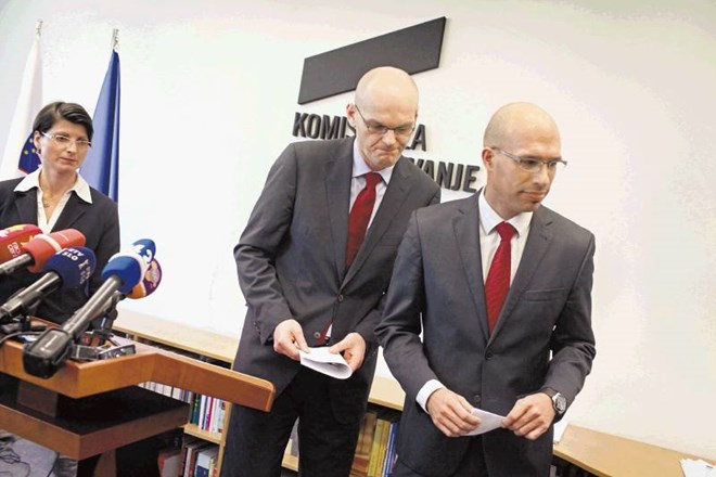 Odstopljeni senat komisije za preprečevanje korupcije (z leve proti desni): namestnica predsednika Liljana Selinšek,...