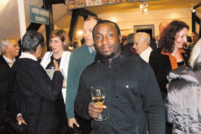 Eberechukwu je na sprejemu v muzeju užival, četudi mu je vzrok dogodka ostal uganka. 