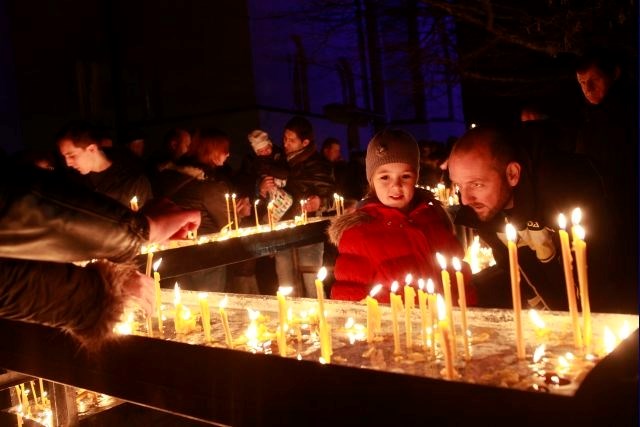Okoli 45.000 pravoslavnih kristjanov v Sloveniji danes praznuje božič (foto)