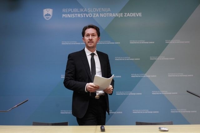 Minister za notranje zadeve Gregor Virant odločitev o nadaljnjih korakih prepušča Gašparju Gašparju Mišiču. (Foto: Luka...