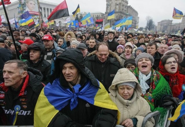 Na ulicah Kijeva 50.000 protestnikov, ogorčenih nad policijskim nasiljem (foto)