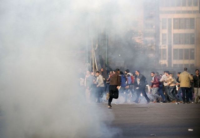 Egipt: Protesti na proslavi ob obletnici revolucije, številni mrtvi, še več ranjenih (foto)