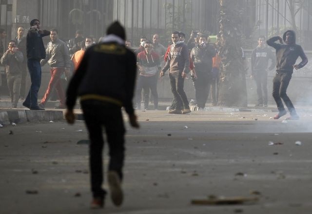 Egipt: Protesti na proslavi ob obletnici revolucije, številni mrtvi, še več ranjenih (foto)