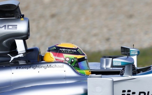 Tudi pri moštvu Mercedesa držijo pesti za čim prejšnje okrevanje Michaela Schumacherja, zato so tako kot Ferrari na svoja...