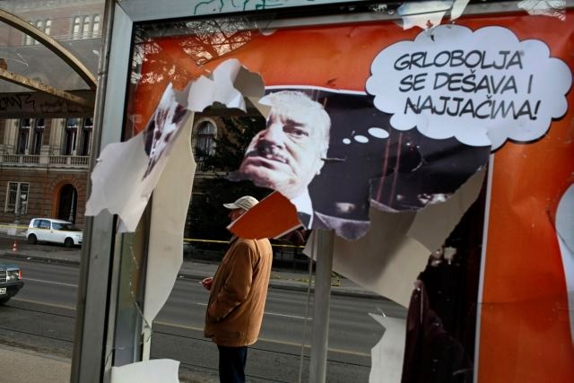 Novi protesti v BiH: Središče Sarajeva je blokirano, hrvaški premier skuša umiriti situacijo  
