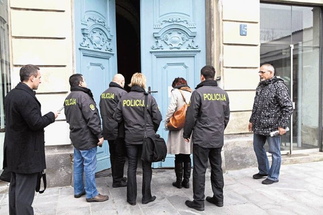 Preiskovalci Nacionalnega preiskovalnega urada so po 16 mesecih ponovno obiskali ljubljanski Magistrat in Kresijo. Med drugim...