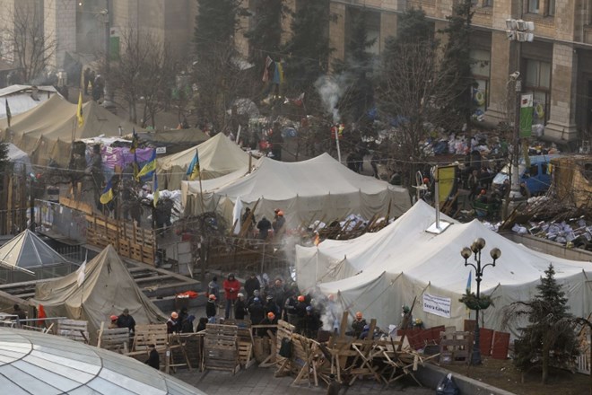 Protestniki vztrajajo na Trgu Neodvisnosti. (Foto: Reuters) 