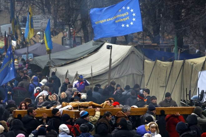 Protestniki za novega ukrajinskega premiera izbrali Jacenjuka