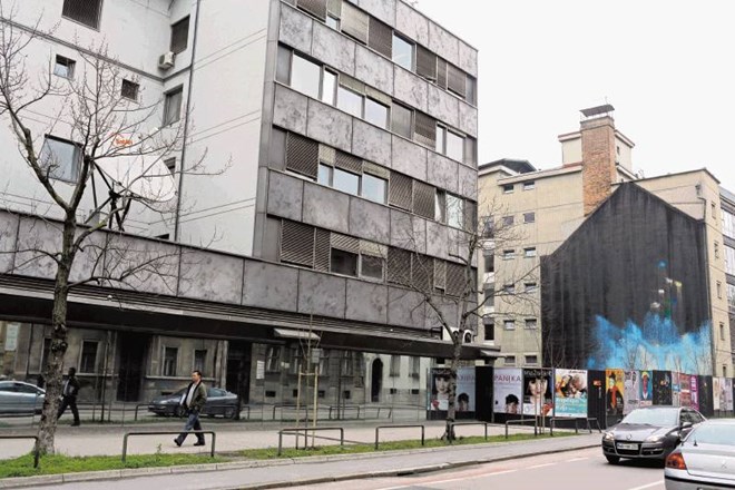 Sodobni multimedijski novičarski center   bo zrasel za stavbo Radiotelevizije Slovenija. 