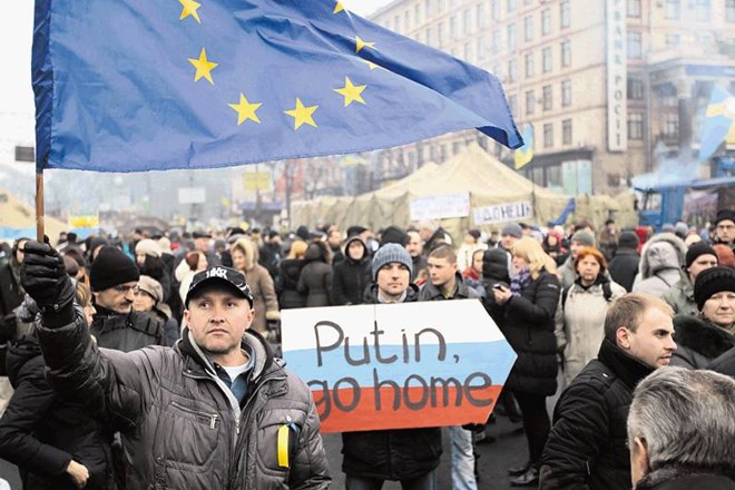 Protestniki na Trgu neodvisnosti v Kijevu so svojo jezo zdaj usmerili proti Vladimirju Putinu. 