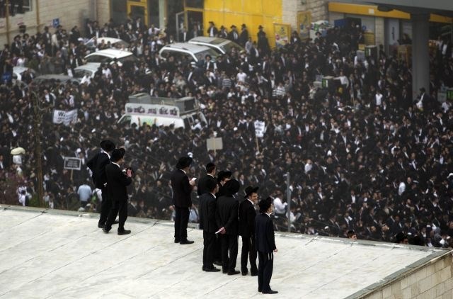 Ortodoksni judi ohromili Jeruzalem: Vojska ni naš način življenja (foto)