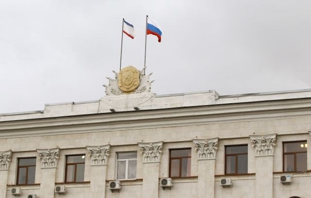 Krimska in ruska zastava. 