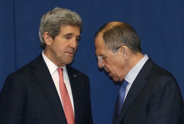 Ameriški zunanji minister John Kerry in ruski kolega Sergaj Lavrov. 