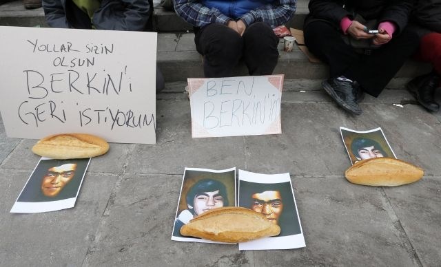 Turčija: 15-letnik, ki jo je skupil v protestih, po več mesecih v komi umrl; pred bolnišnico novi spopadi