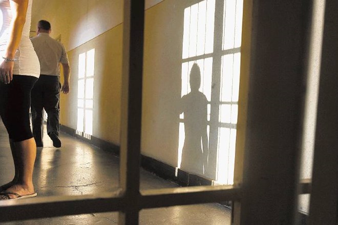 V edinem slovenskem ženskem zaporu na Igu se je v zadnjem letu število zaprtih in priprtih žensk skoraj podvojilo. 