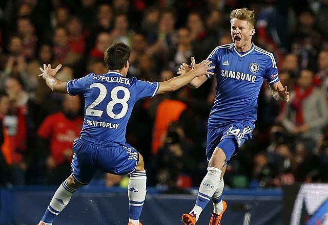 Andre Schürrle je z golom v prvem polčasu vrnil Chelsea v igro za polfinale. (Foto: Reuters) 